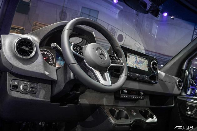 全新奔驰凌特正式发布 科技感提升/新推入门级前驱车