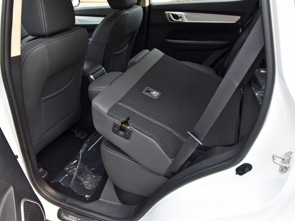 远景SUV2018款 1.8L 手动4G互联尊贵型