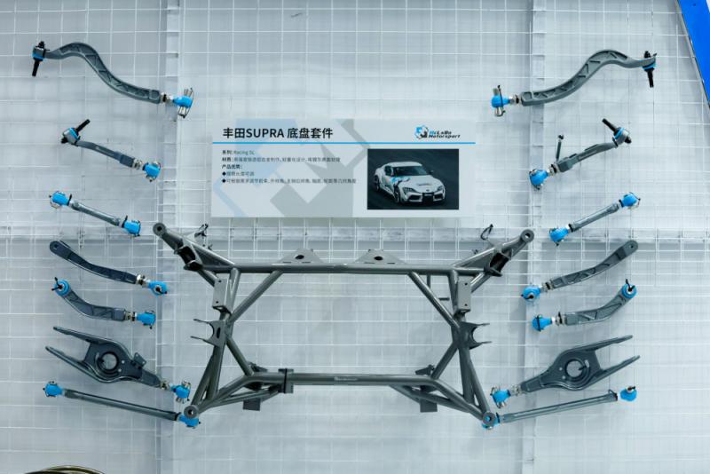汇力堡汽车运动炫酷登台发布新品，携手授权战略合作伙伴共创未来