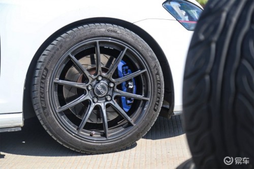 千元运动轮胎升级 优科豪马AD08R与米其林PS4如何选？