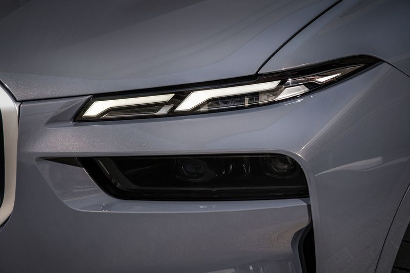 分体式灯组设计/动力升级 新款BMW X7全球首发