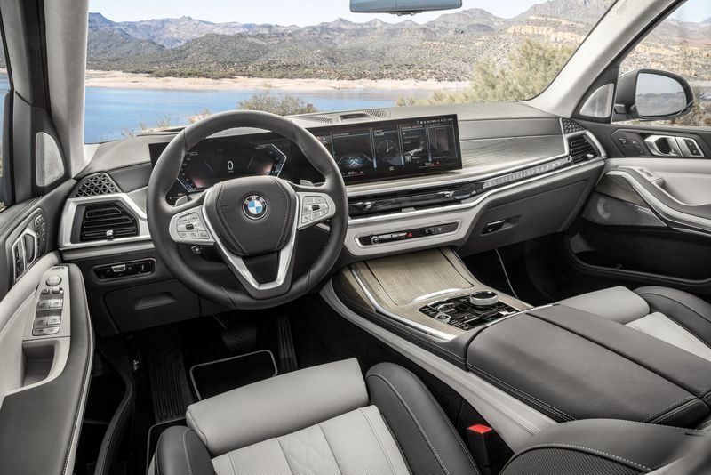 分体式灯组设计/动力升级 新款BMW X7全球首发