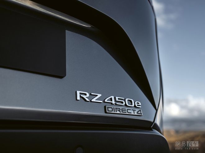 纺锤形车身+异形方向盘 雷克萨斯RZ全球首发